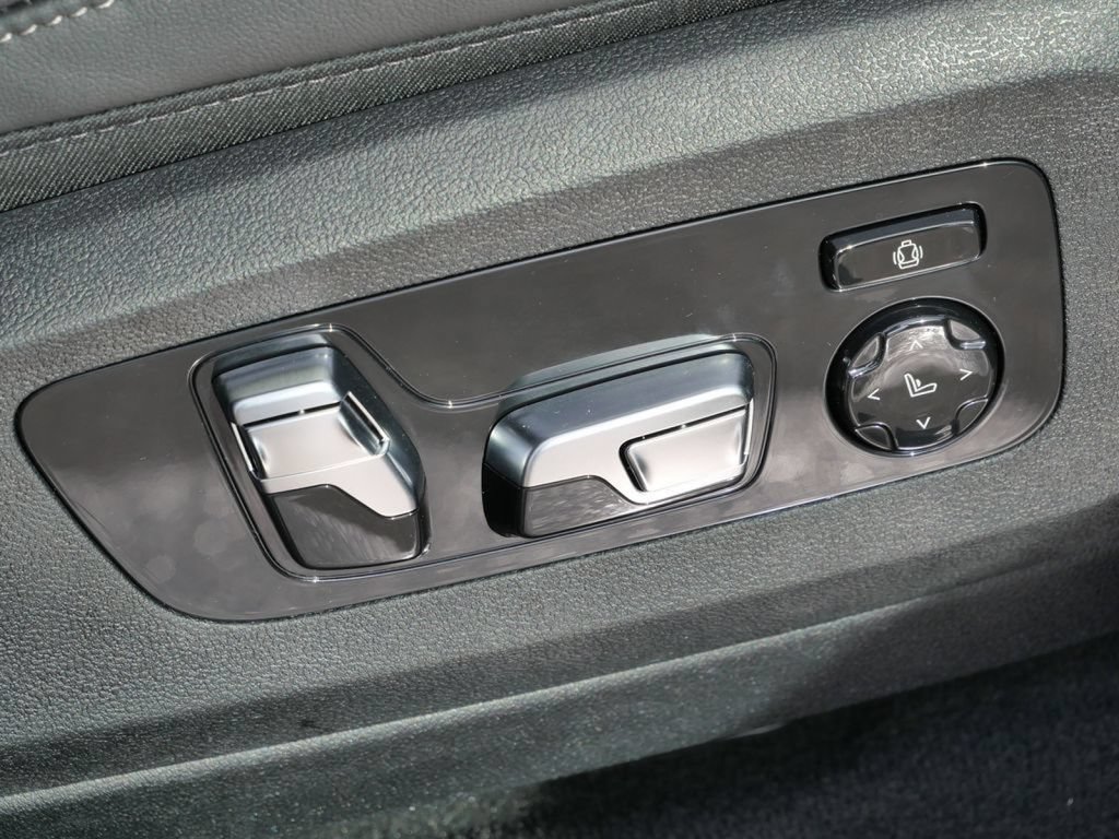 Used 2026 BMW X5 M60i AWD/4WD image 16