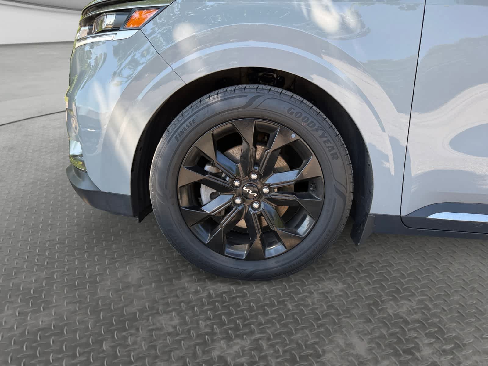 Used 2024 Kia Carnival SX Prestige FWD image 9