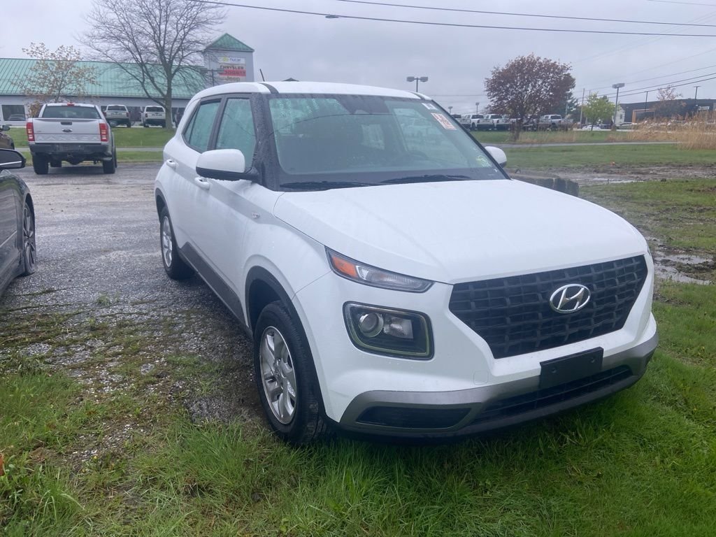 Used 2025 Hyundai Venue SE