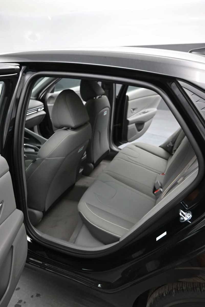 New 2026 Hyundai Elantra Sport FWD image 15