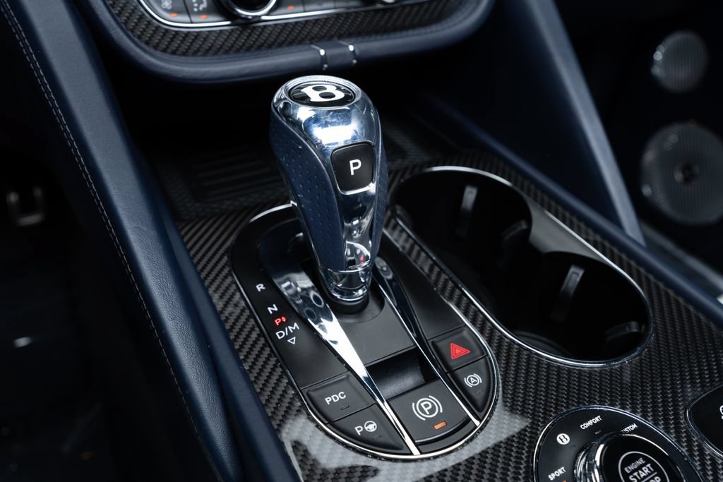 Used 2022 Bentley Bentayga AWD/4WD image 38