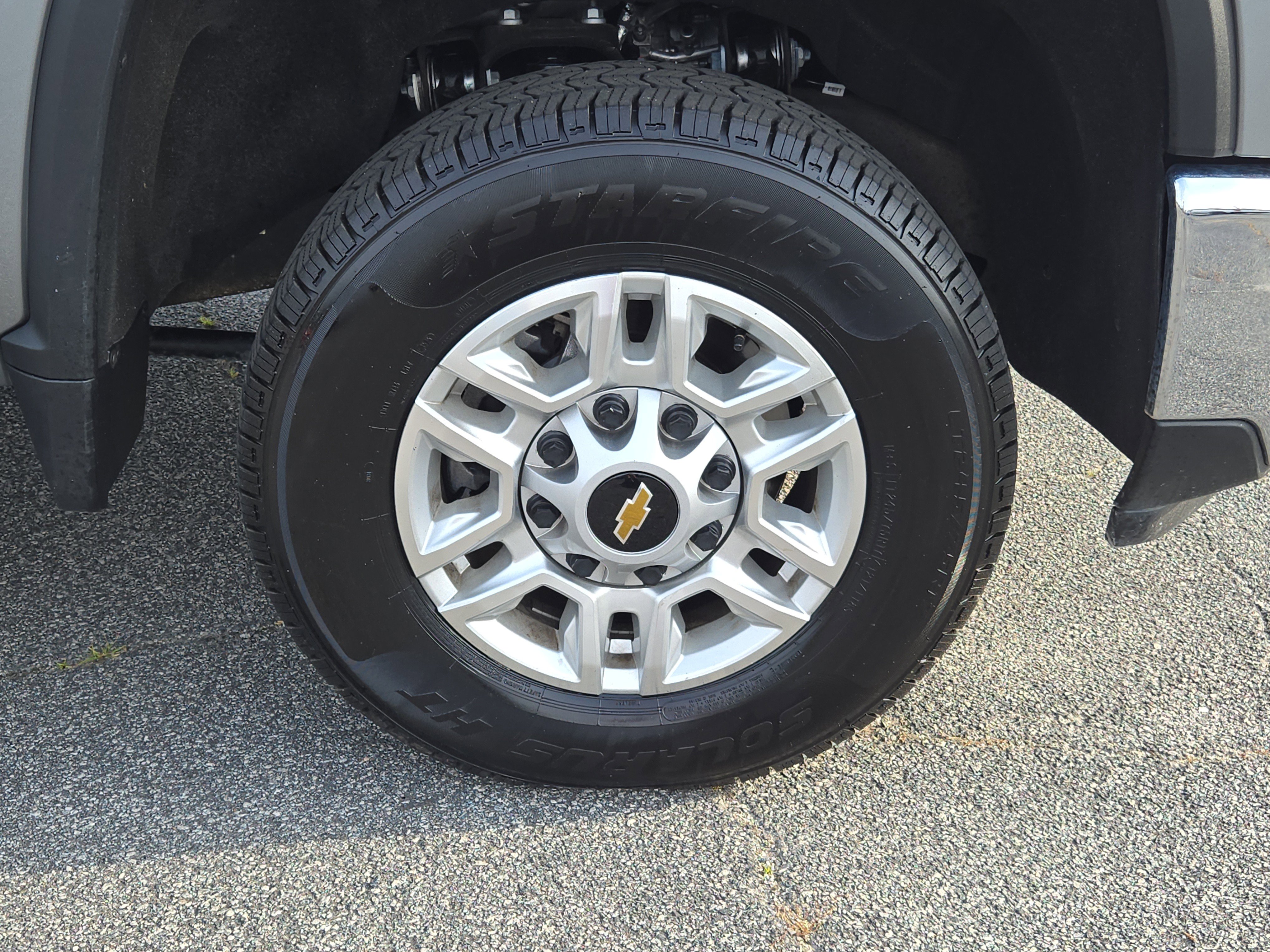 Used 2025 Chevrolet Silverado 2500 LT w/ Convenience Package AWD/4WD image 7