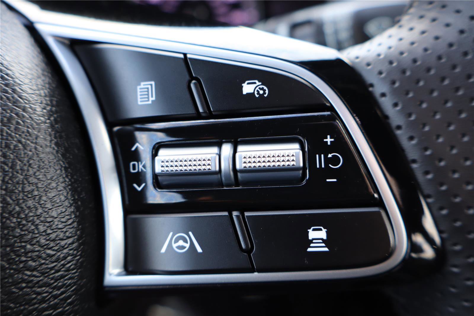 Certified 2024 Kia Forte GT-Line w/ GT-Line Premium Package image 18