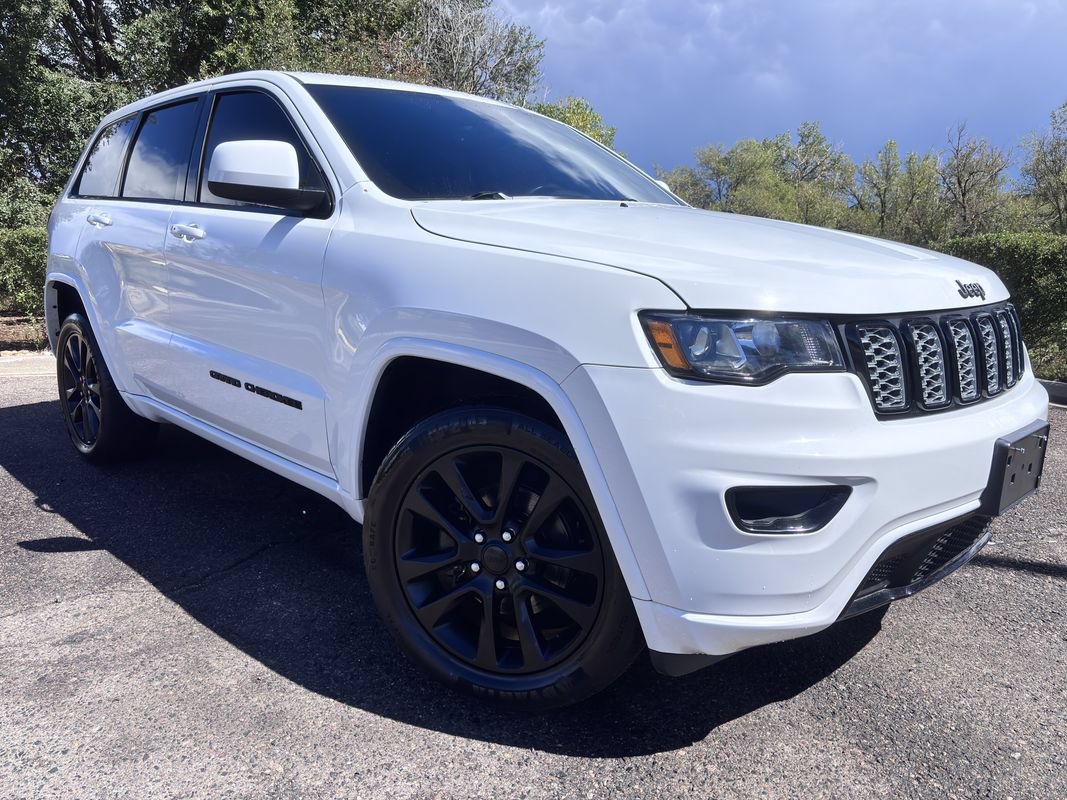 Used 2018 Jeep Grand Cherokee Altitude AWD/4WD image 2