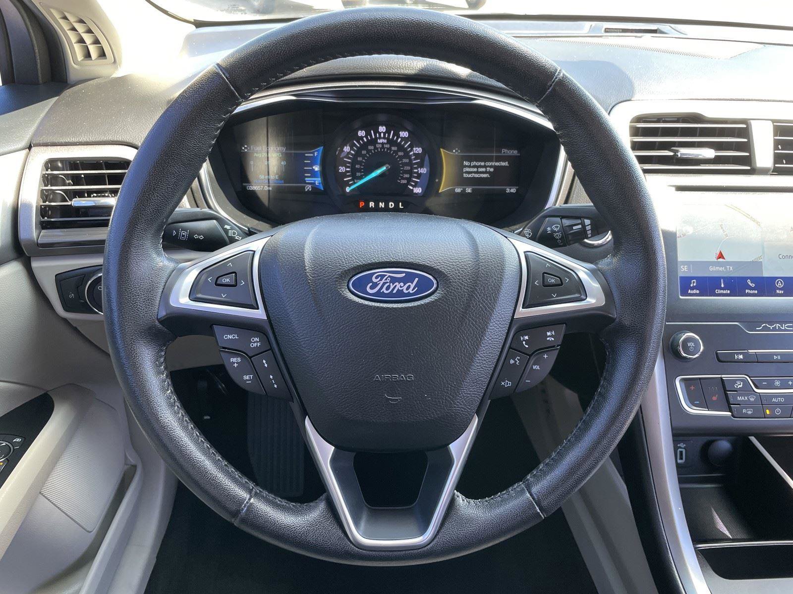 Used 2020 Ford Fusion SEL FWD image 15