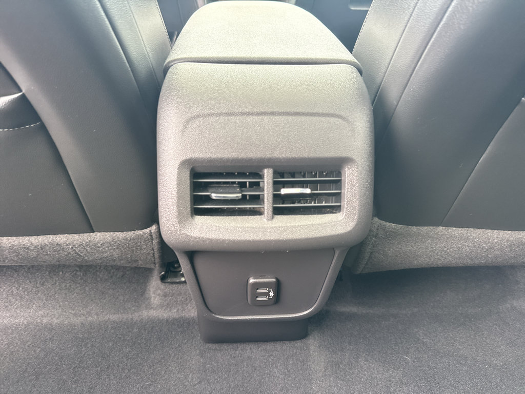 Used 2020 Chevrolet Equinox LT w/ Midnight Edition FWD image 32