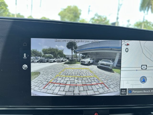 Used 2025 Hyundai Elantra SEL FWD image 24