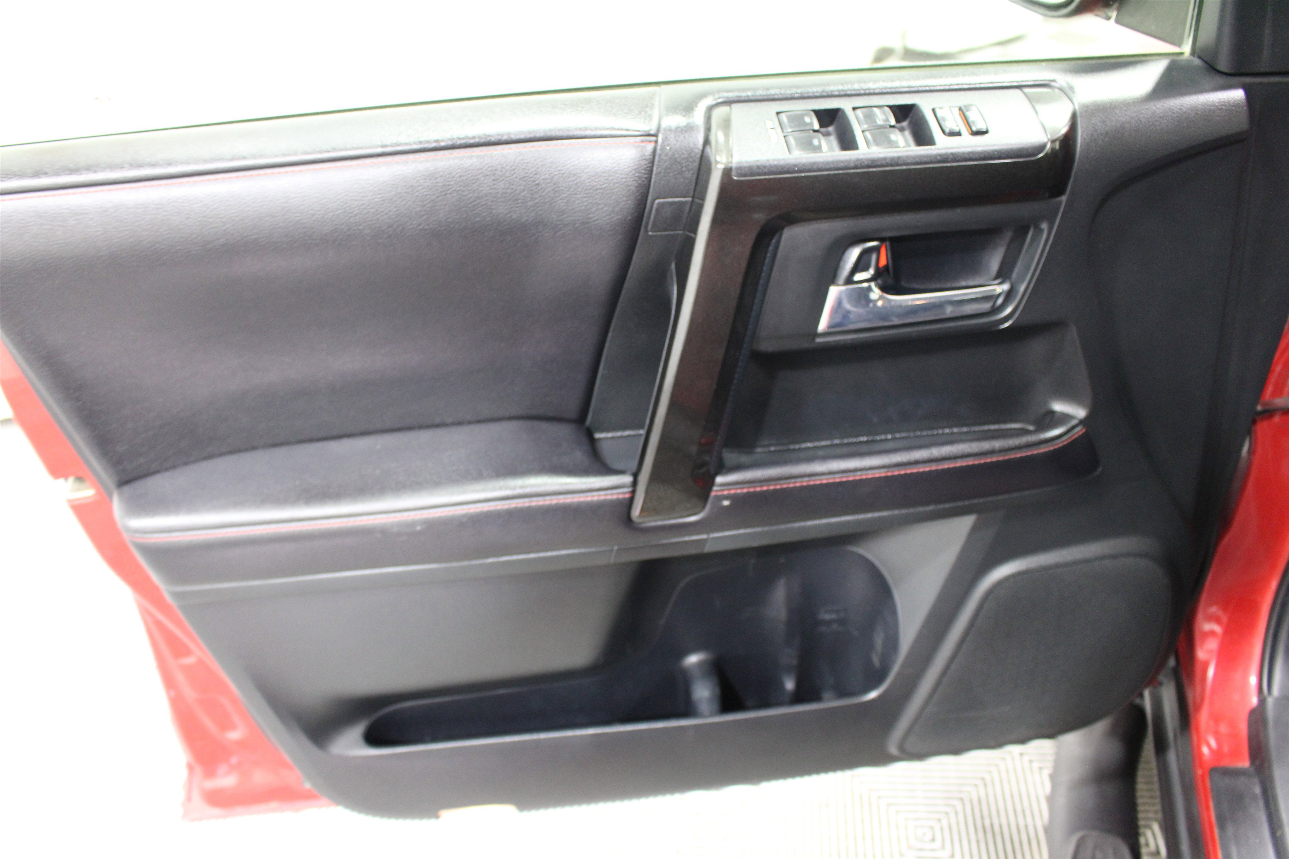 Used 2016 Toyota 4Runner Trail Premium AWD/4WD image 6