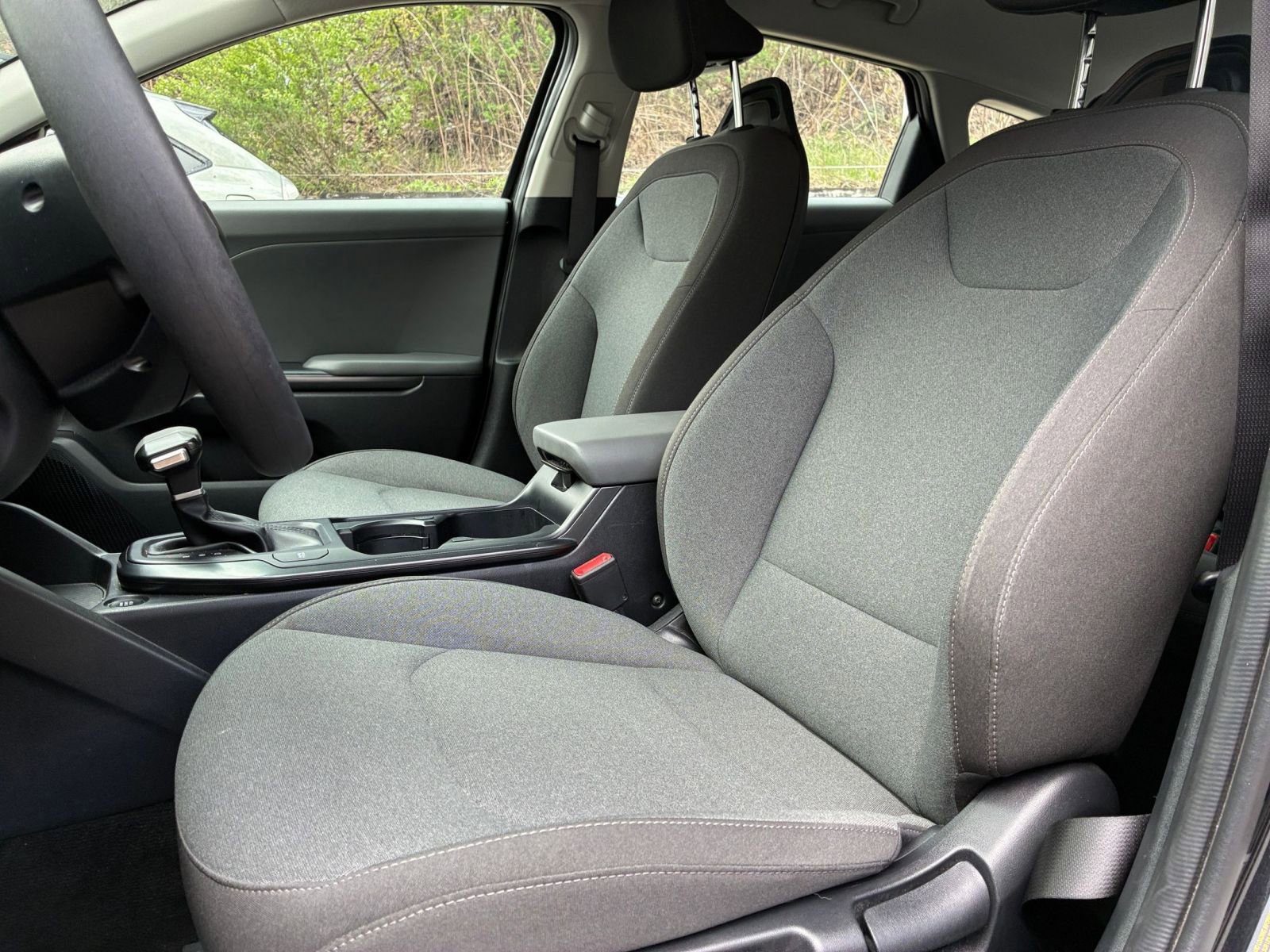 Used 2025 Kia K4 LXS image 36