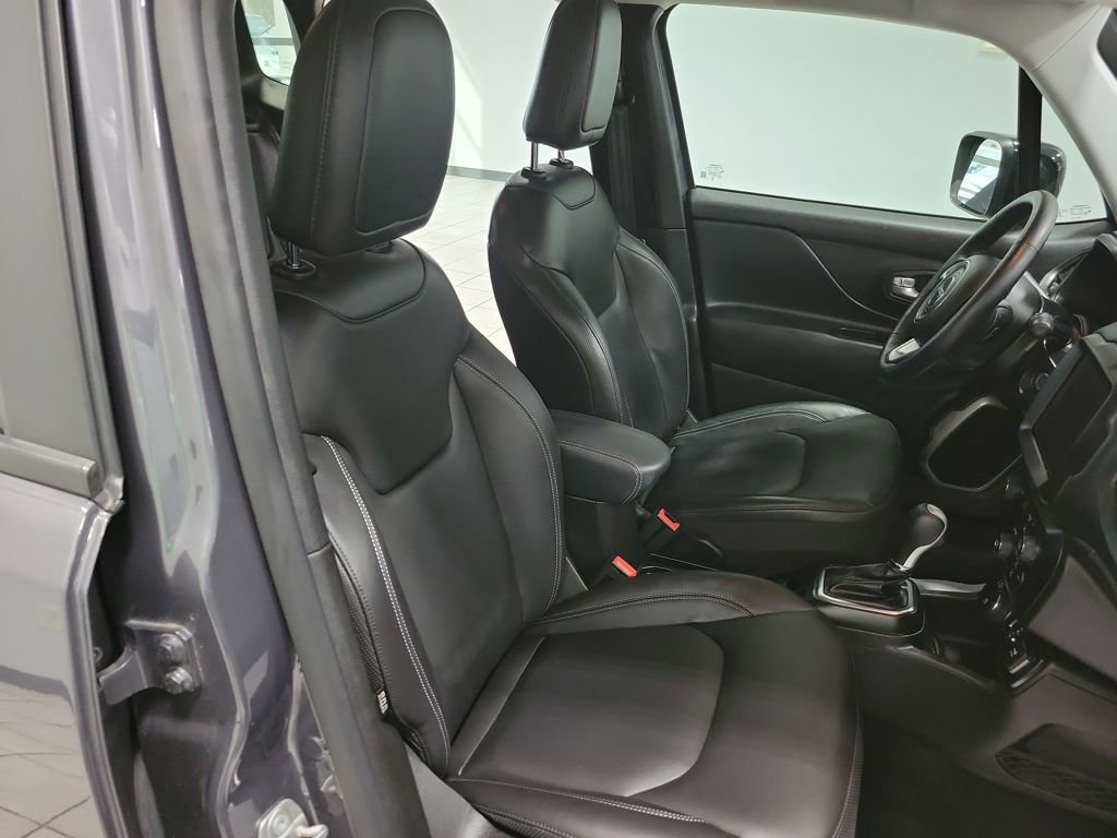 Used 2023 Jeep Renegade Limited image 27