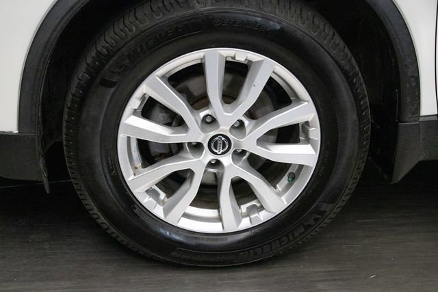 Used 2018 Nissan Rogue SV image 8