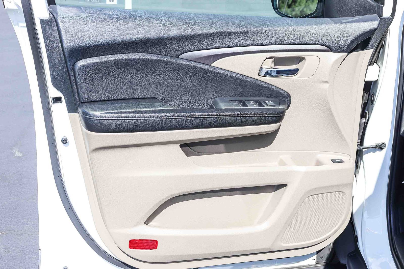 Used 2017 Honda Pilot LX image 26