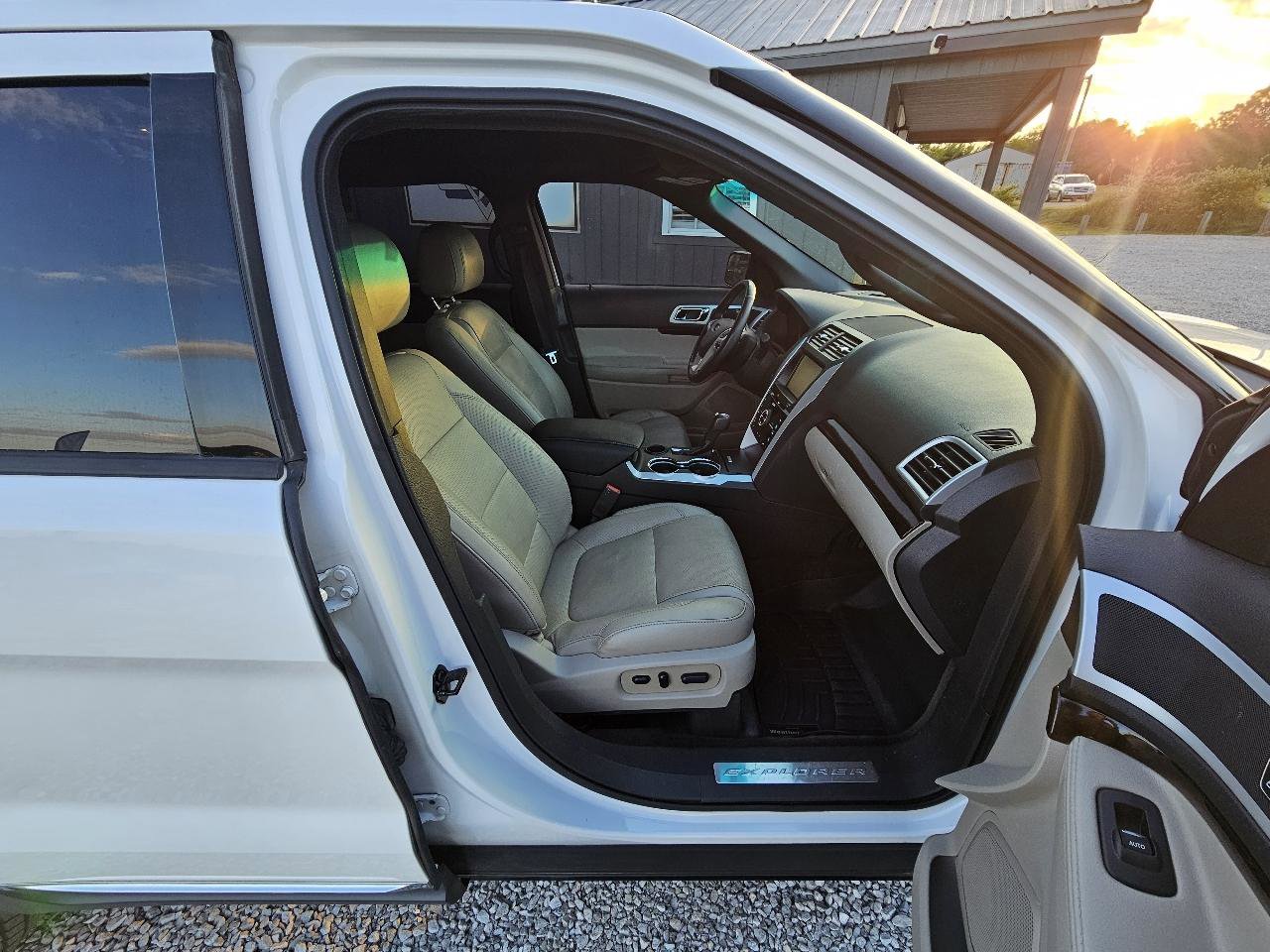 Used 2015 Ford Explorer Limited w/ Equipment Group 302A FWD image 38