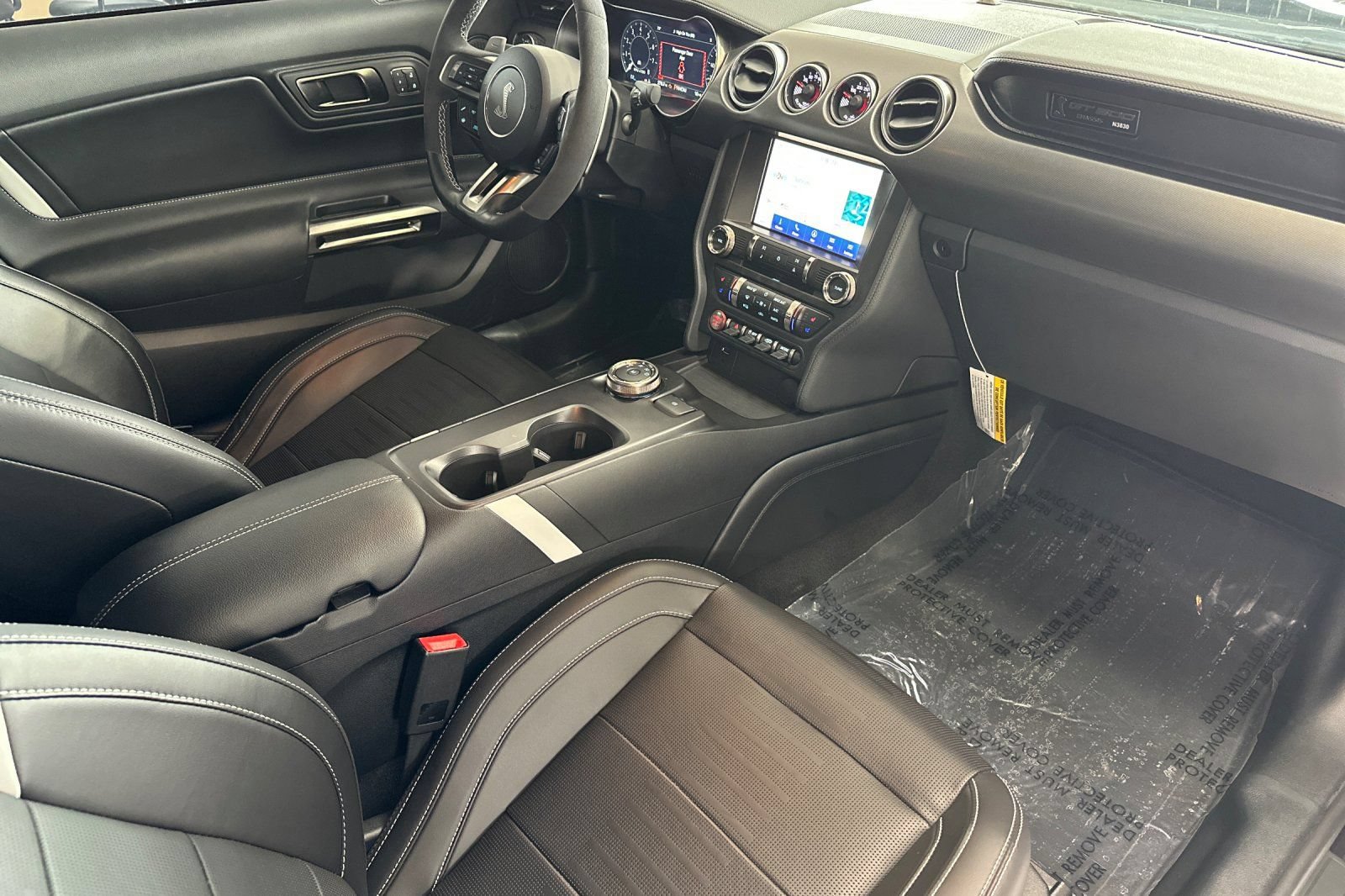Used 2022 Ford Mustang Shelby GT500 w/ Technology Package RWD image 15
