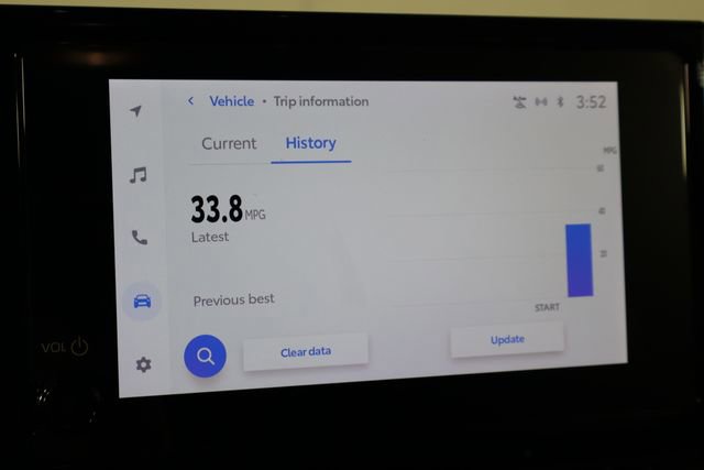 Used 2025 Toyota Corolla LE image 31