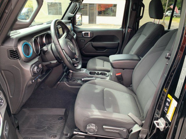 Used 2023 Jeep Wrangler Unlimited w/ Cold Weather Group AWD/4WD image 10