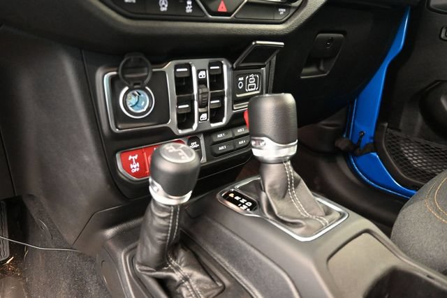 Used 2025 Jeep Wrangler Unlimited Sport AWD/4WD image 26