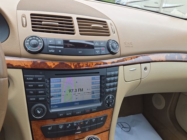 Used 2008 Mercedes-Benz E 350 4MATIC Sedan image 10