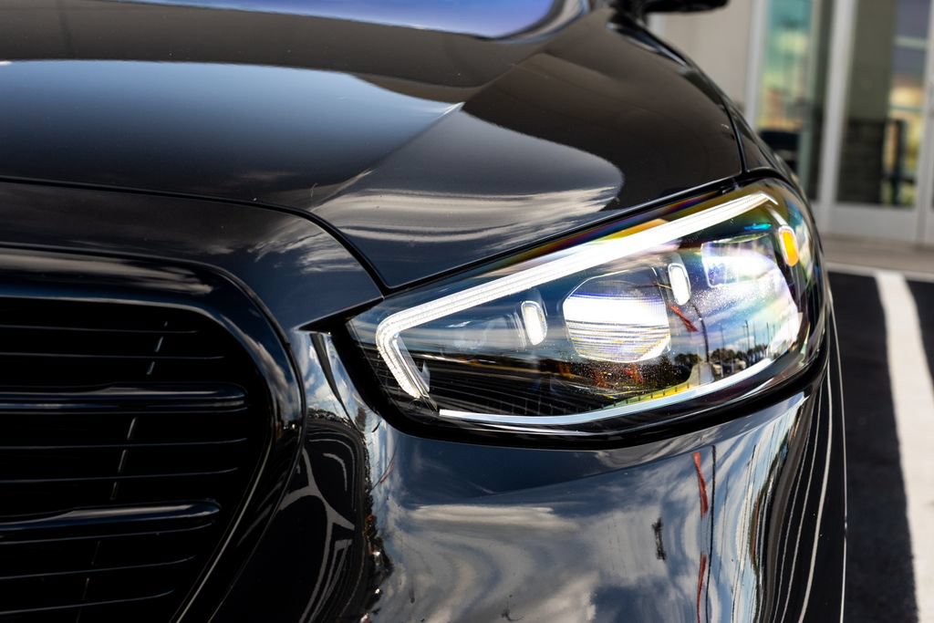 Used 2021 Mercedes-Benz S 580 4MATIC Sedan w/ AMG Line image 4