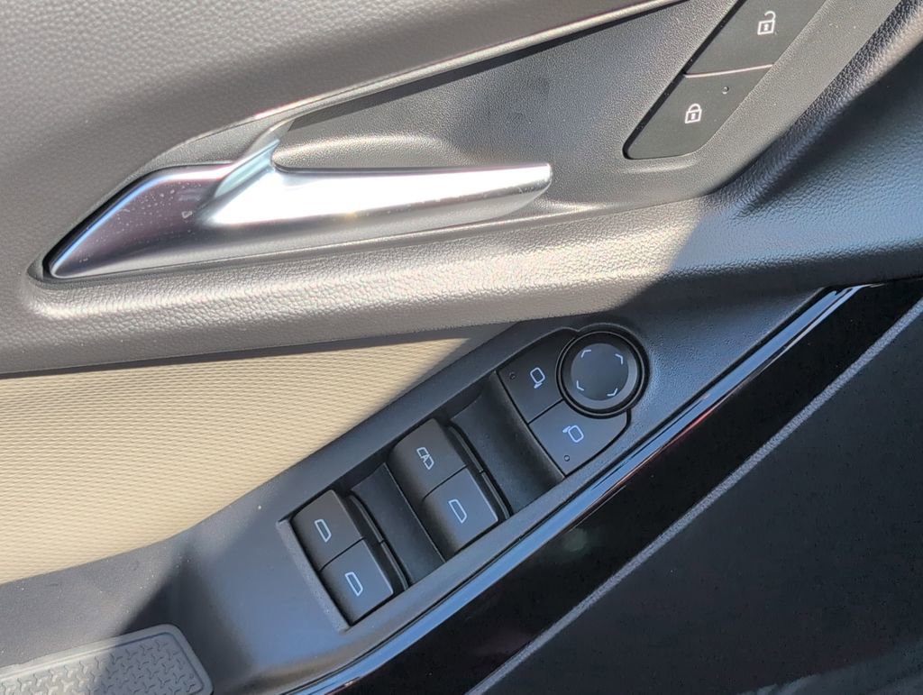 New 2026 Chevrolet Equinox LT w/ Convenience Package II FWD image 17