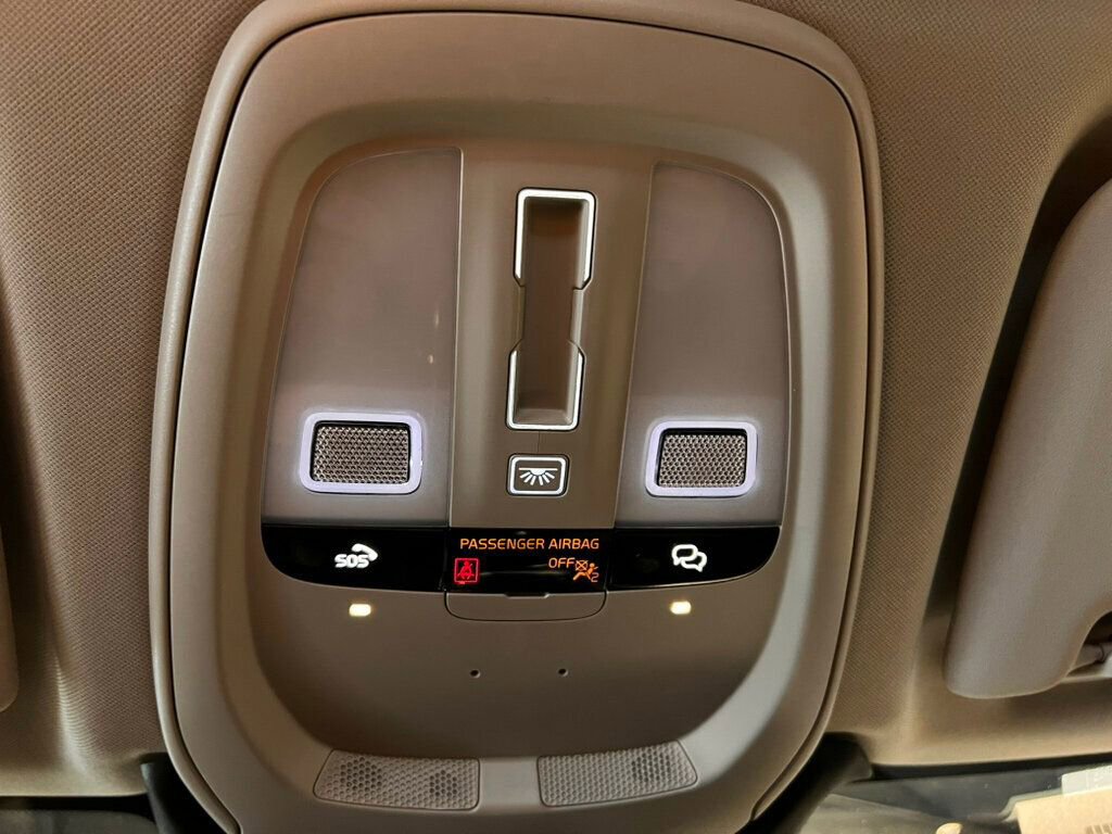 Used 2023 Volvo XC60 B5 Core image 22