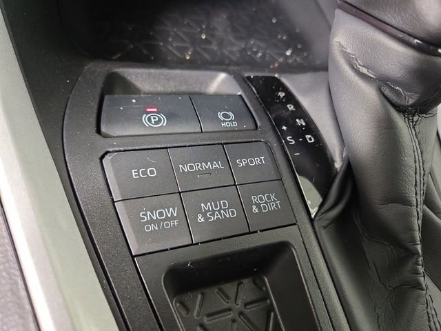 New 2025 Toyota RAV4 XLE image 27