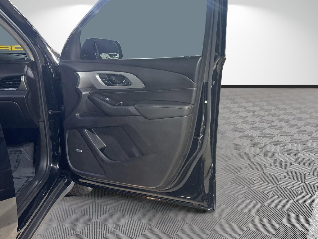 Used 2020 Chevrolet Traverse RS FWD image 23