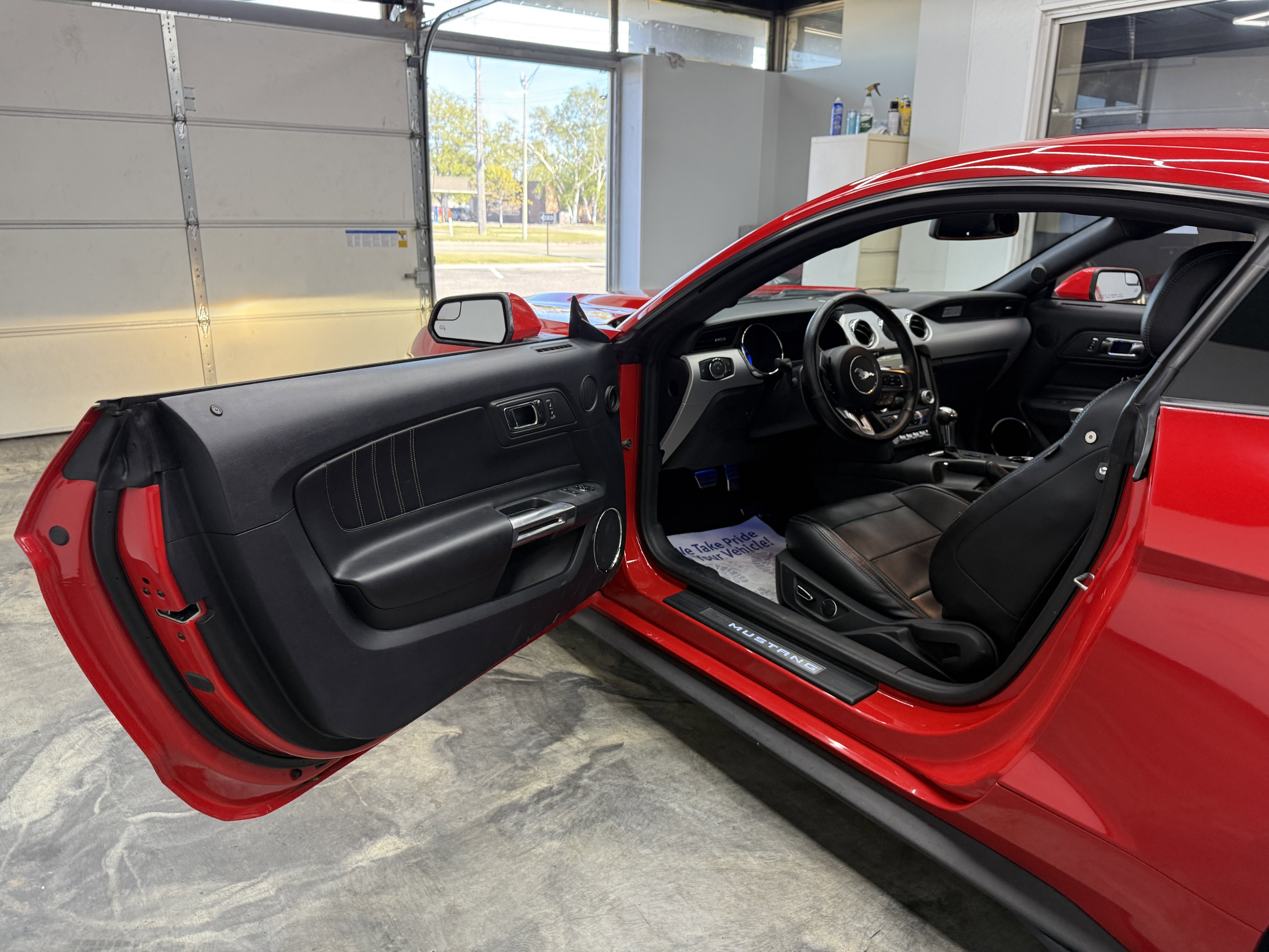 Used 2015 Ford Mustang GT Premium RWD image 9