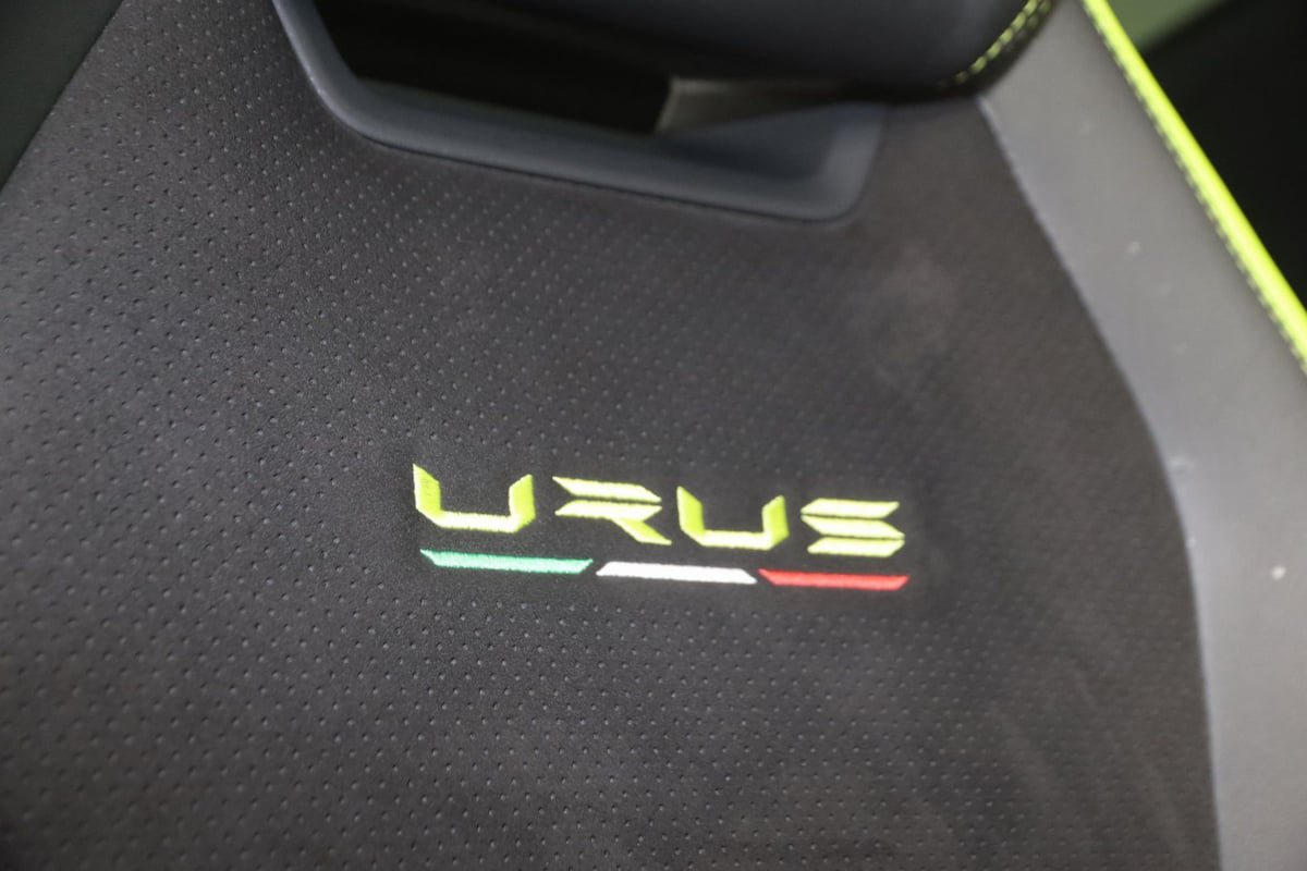 Used 2022 Lamborghini Urus AWD/4WD image 15
