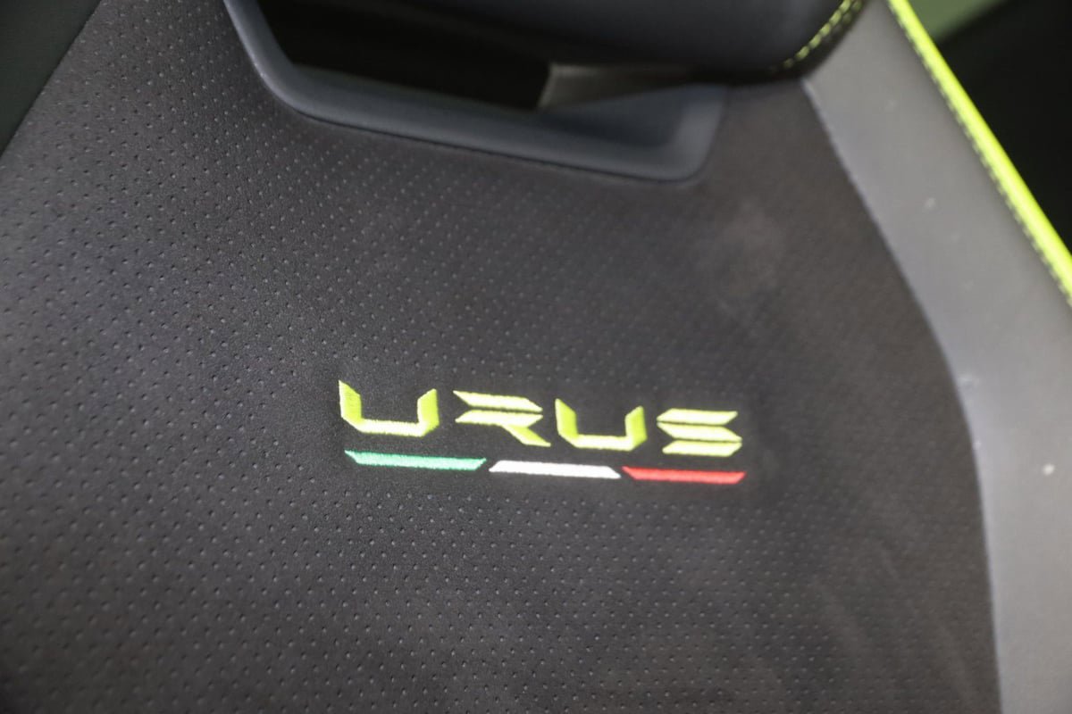 Used 2022 Lamborghini Urus AWD/4WD image 15