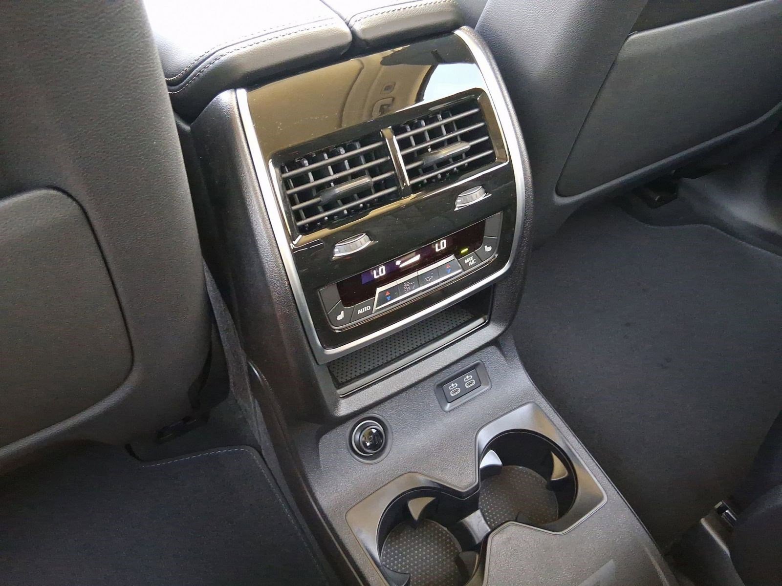 Used 2026 BMW X7 xDrive40i w/ Executive Package image 29