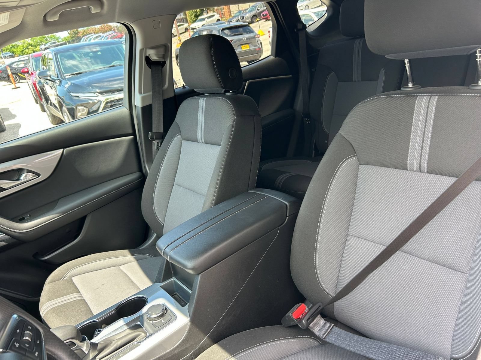 Used 2025 Chevrolet Blazer LT FWD image 31