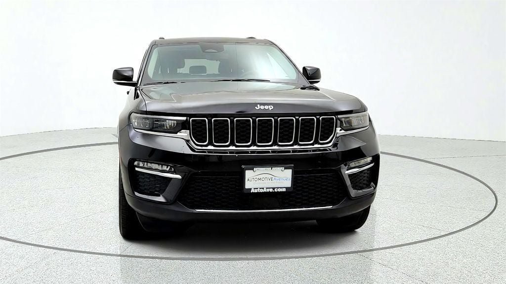 Used 2023 Jeep Grand Cherokee Limited AWD/4WD image 2