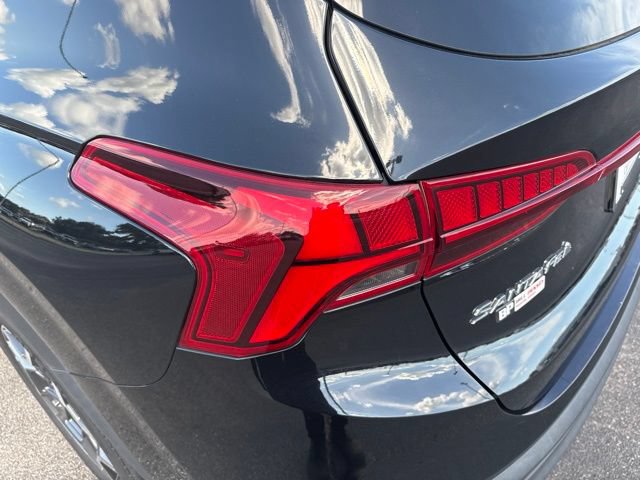 Used 2022 Hyundai Santa Fe Limited w/ Cargo Package FWD image 10
