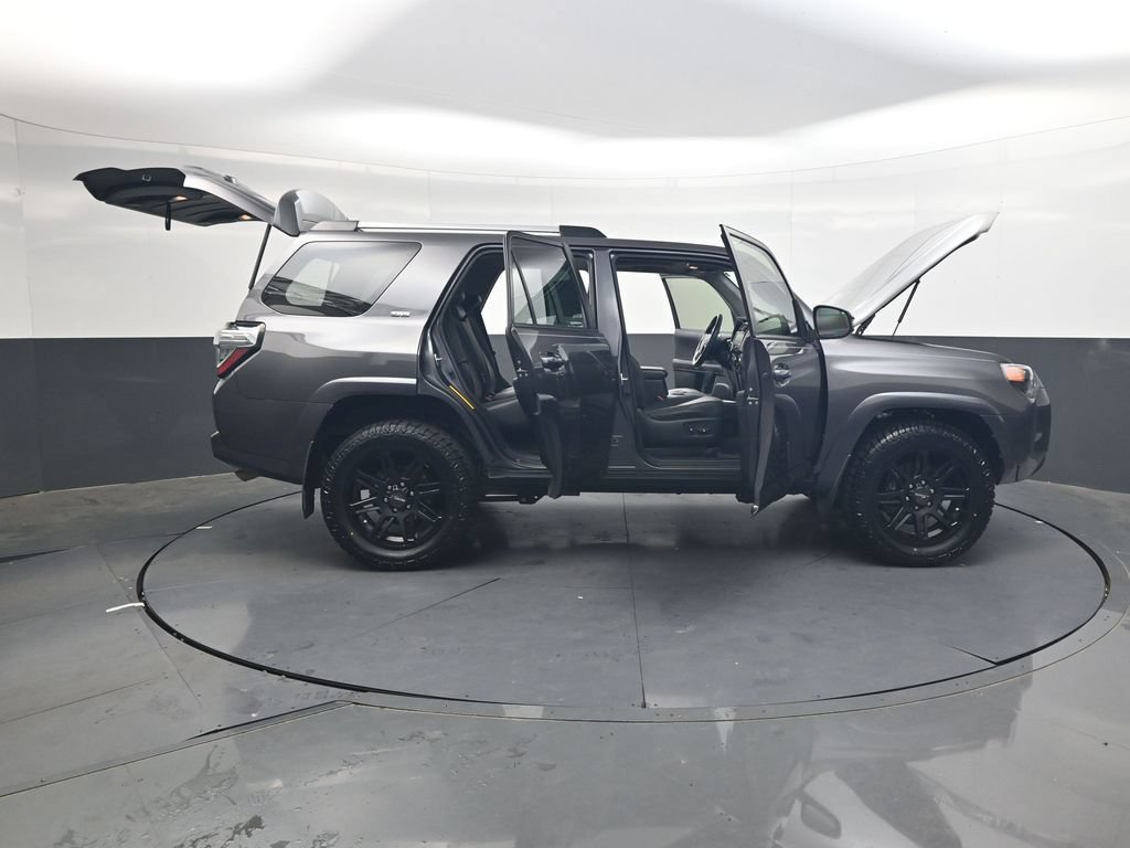 Used 2021 Toyota 4Runner SR5 Premium w/ Moonroof Package RWD image 44