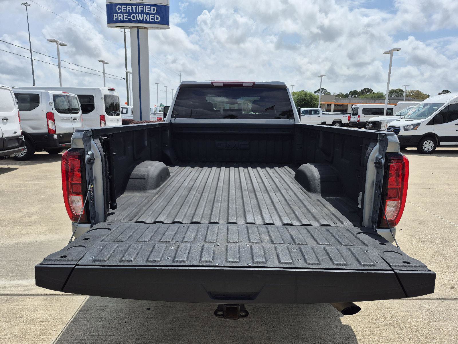 Used 2024 GMC Sierra 2500 SLE w/ SLE Value Package; image 3