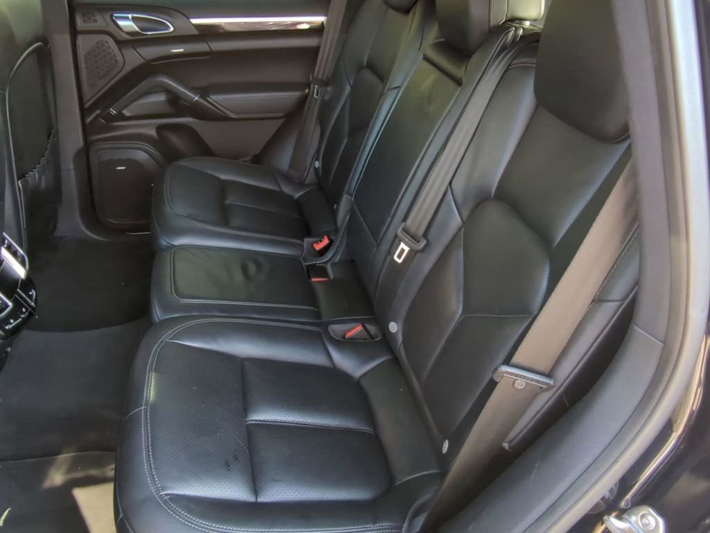 Used 2016 Porsche Cayenne AWD/4WD image 41