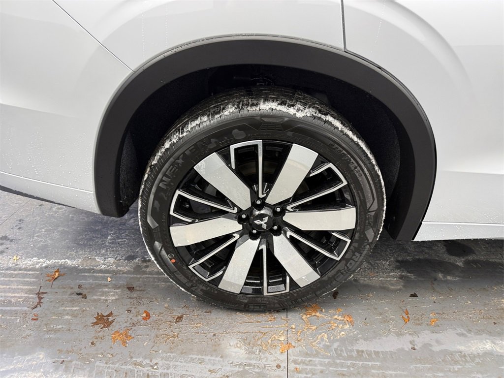 New 2026 Mitsubishi Outlander SEL image 36