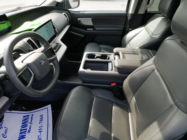 Used 2025 Ford Expedition Max Active AWD/4WD image 7