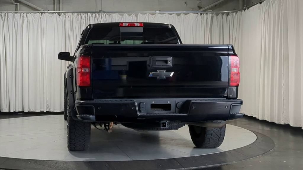Used 2018 Chevrolet Silverado 1500 LT w/ True North Edition AWD/4WD image 9