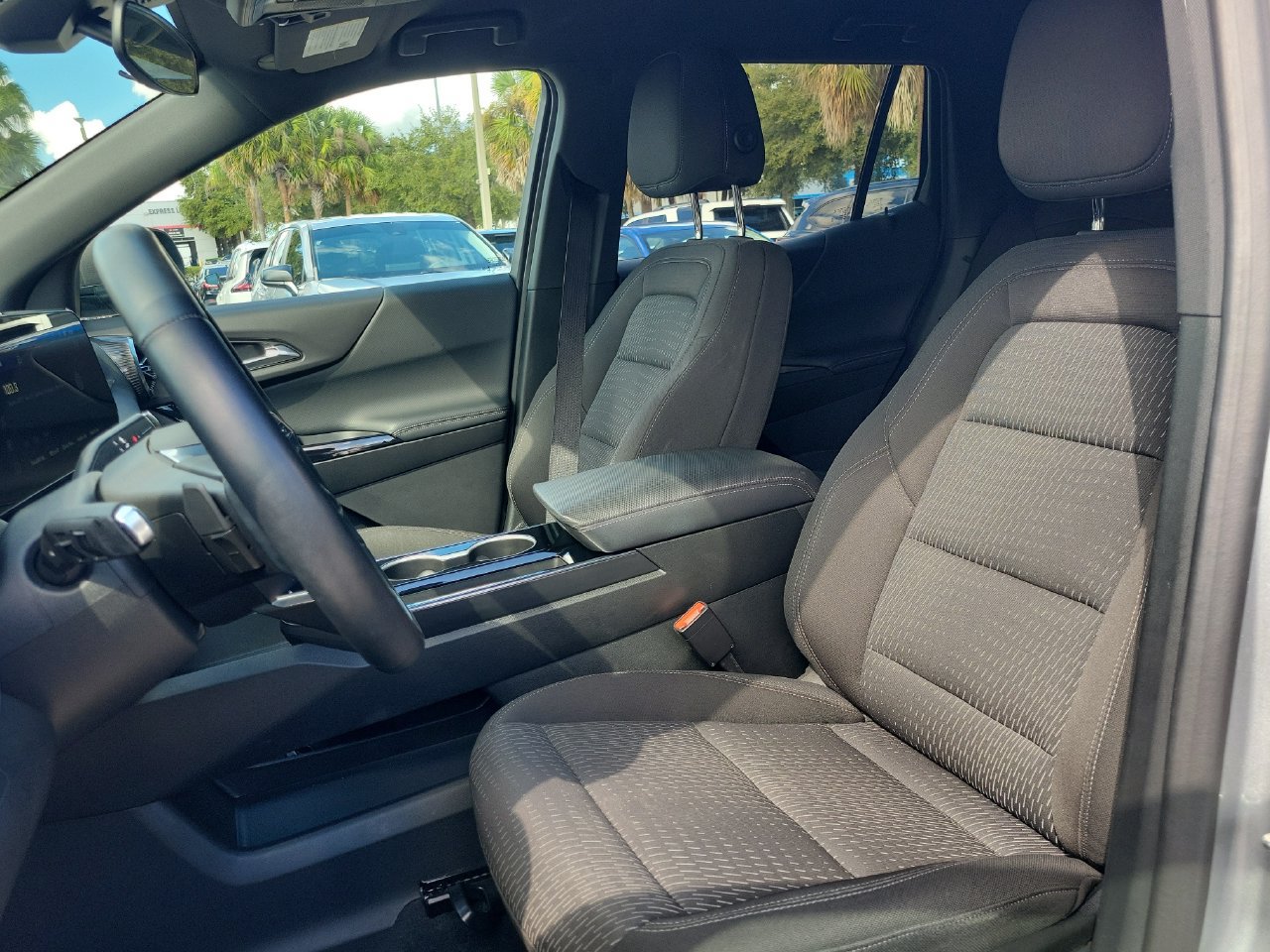 Used 2025 Chevrolet Equinox LT FWD image 15