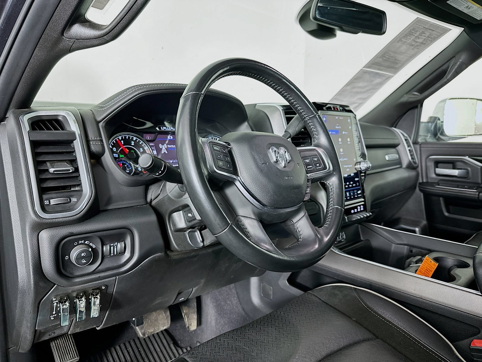 Used 2020 RAM 3500 Laramie AWD/4WD image 10