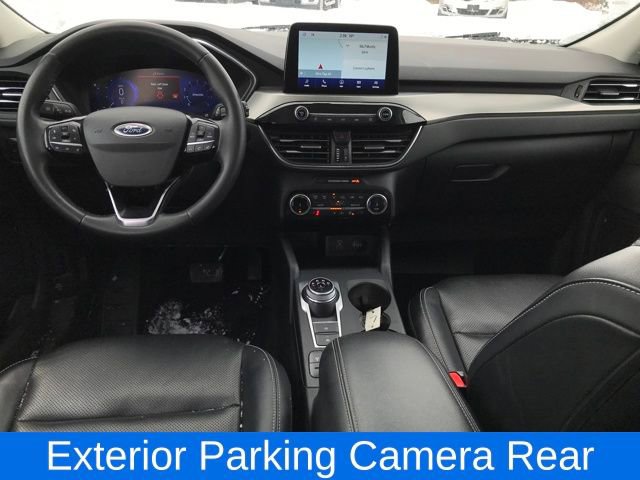 Used 2022 Ford Escape Titanium image 5