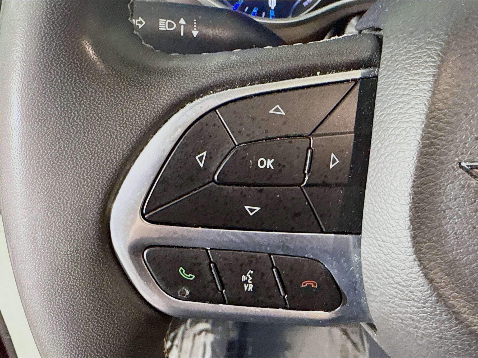 Used 2023 Chrysler Voyager LX FWD image 14