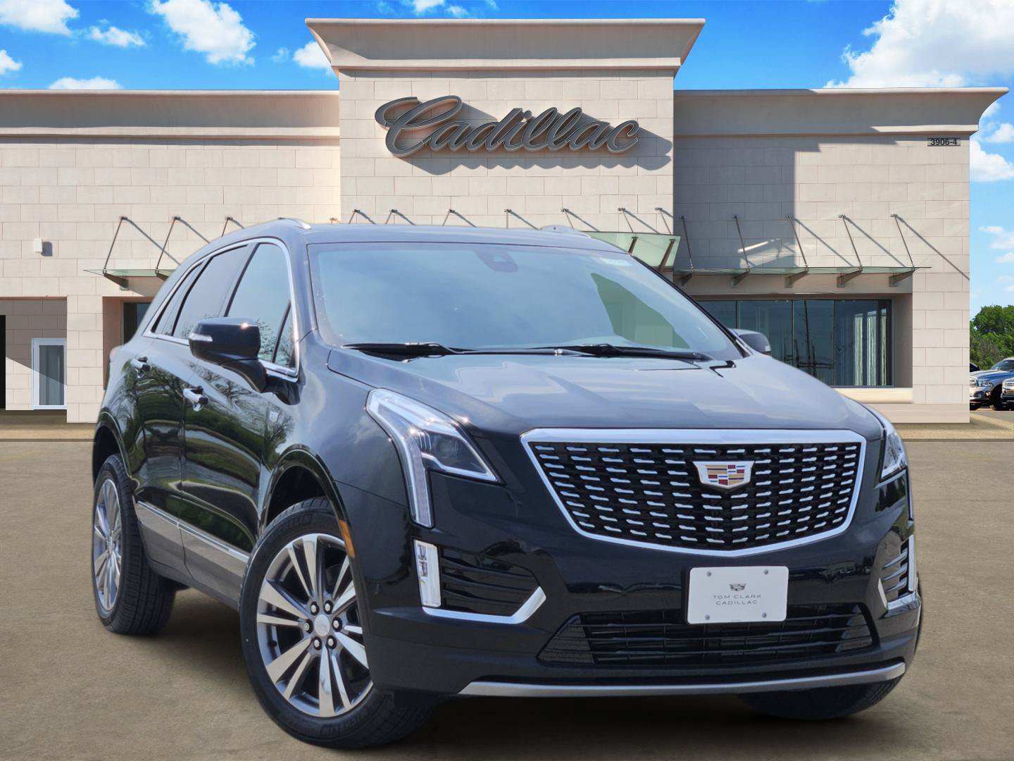 New 2026 Cadillac XT5 Luxury FWD image 1