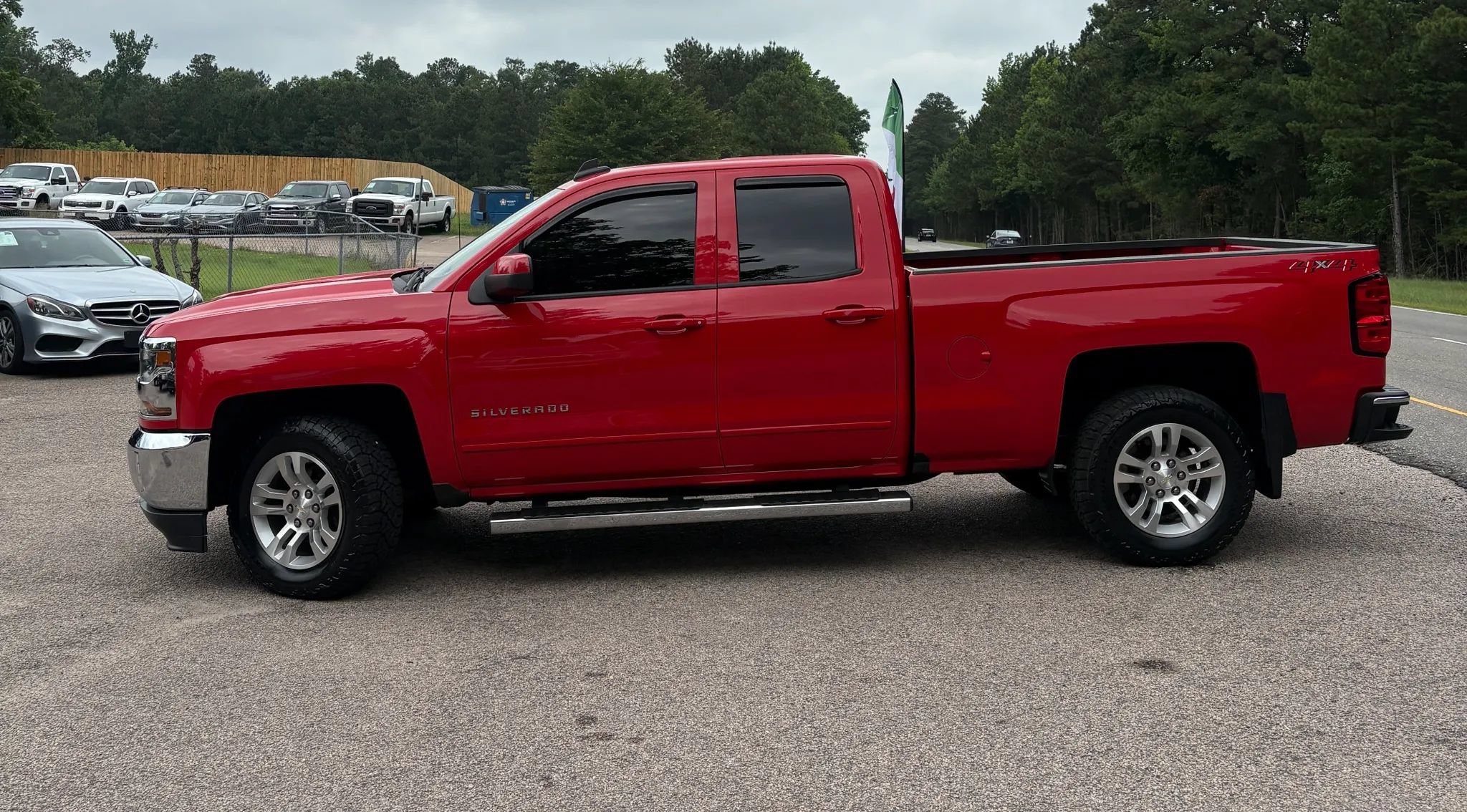 Used 2018 Chevrolet Silverado 1500 LT w/ All Star Edition AWD/4WD image 3