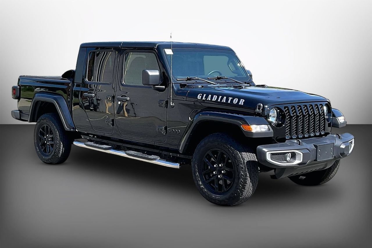 Used 2023 Jeep Gladiator Sport AWD/4WD image 2