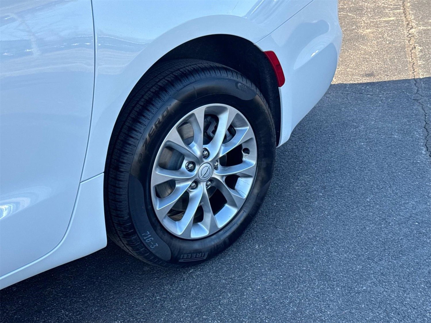 New 2026 Chrysler Pacifica Limited image 11