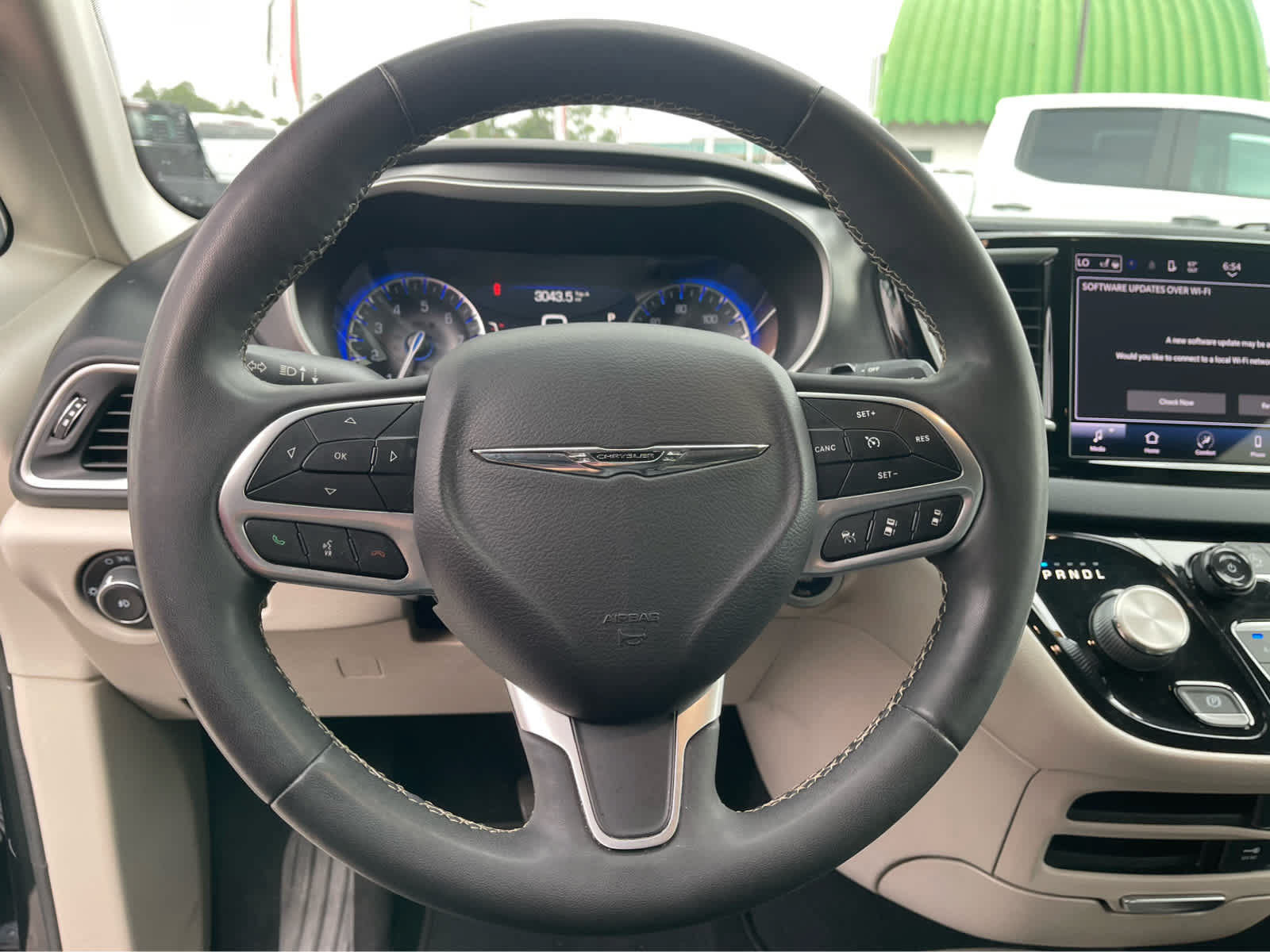 Used 2022 Chrysler Pacifica Touring-L FWD image 15