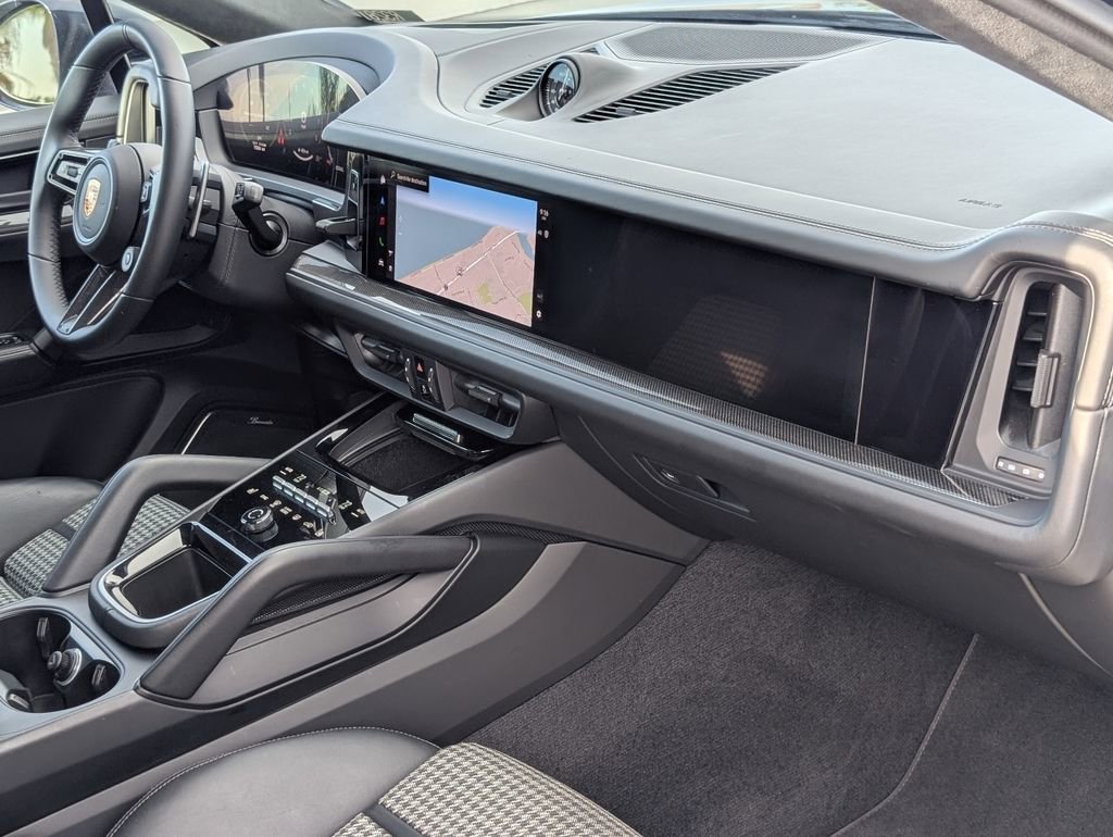Certified 2025 Porsche Cayenne GTS image 13